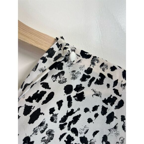 Halogen Women's 1X Cap Sleeve Blouse Black White Animal Print Casual - Picture 4 of 5